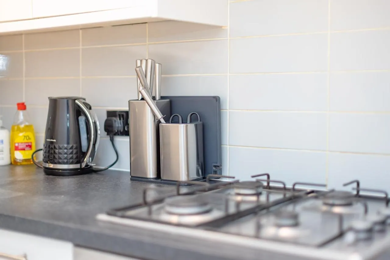 Sunny 2 Bedroom Flat Moments Away From Brighton Beach Sleep 6 0*,  United Kingdom